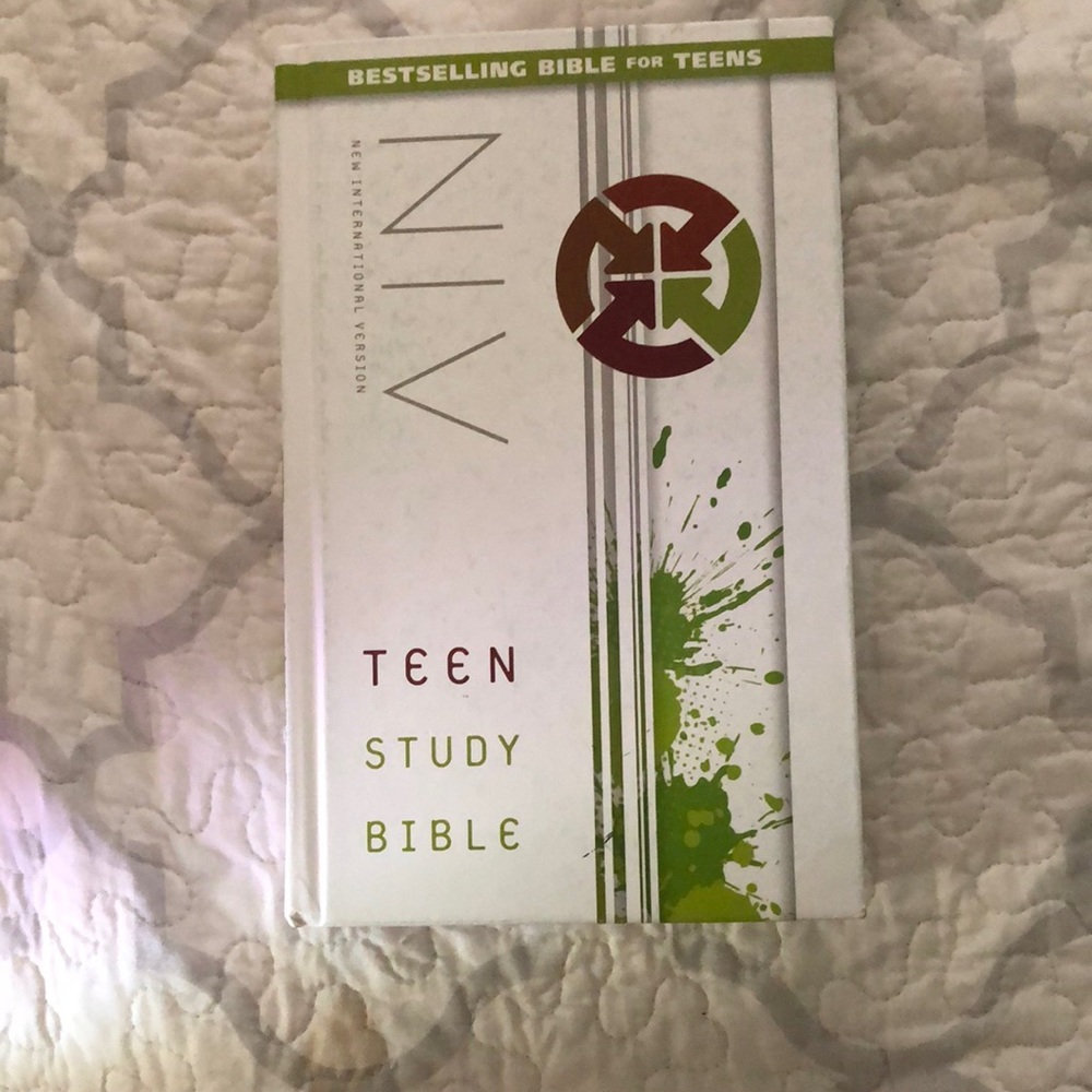 Teen Study Bible NIV hard bound in good condition bestselling Bible for teens